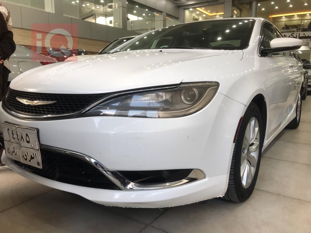 Chrysler 200